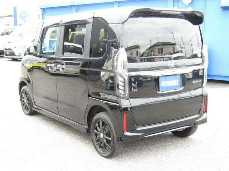N BOX CUSTOM