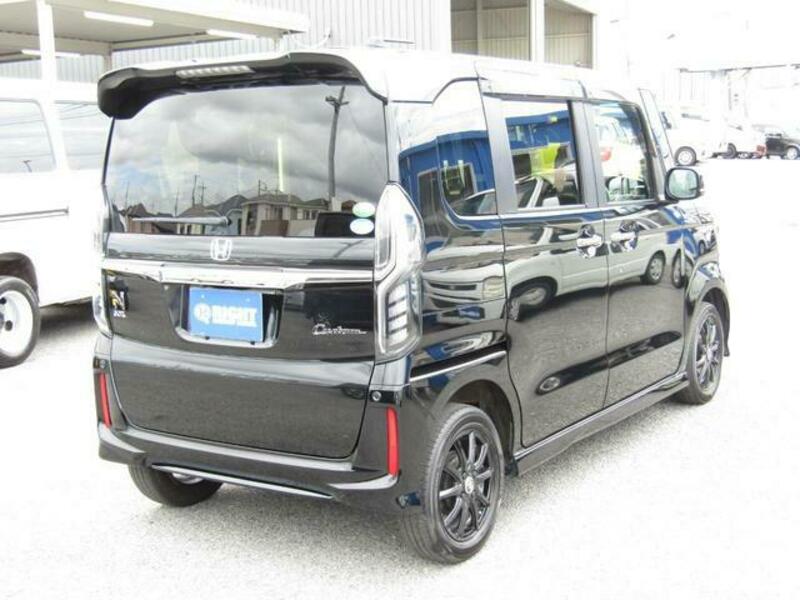 N BOX CUSTOM