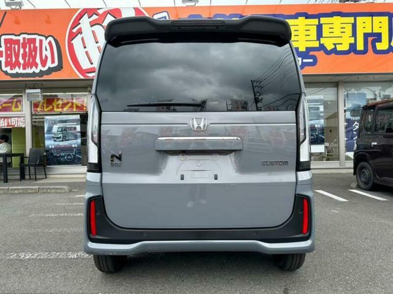 N BOX CUSTOM