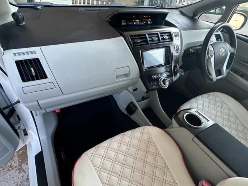 PRIUS ALPHA