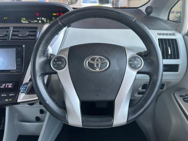 PRIUS ALPHA
