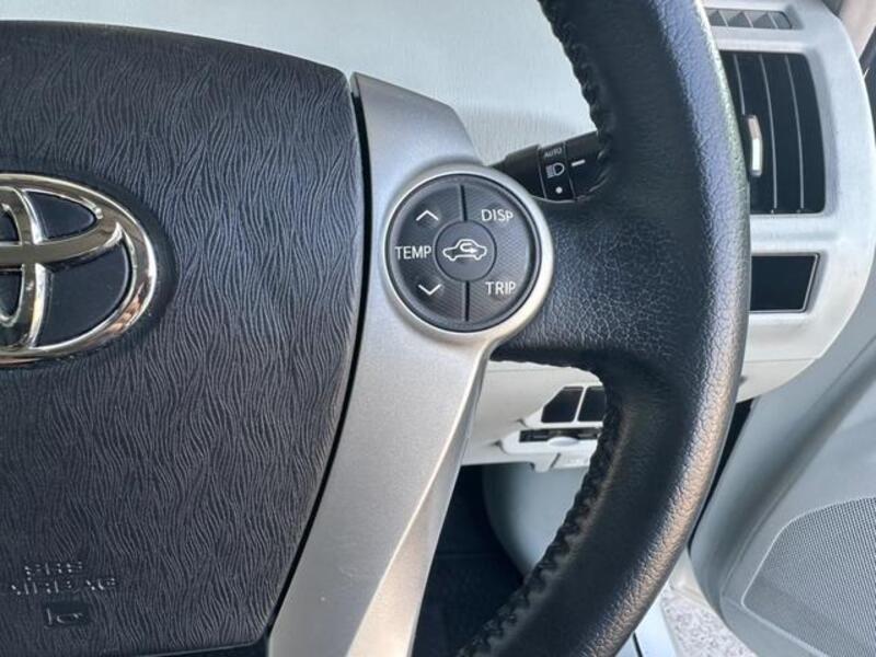 PRIUS ALPHA