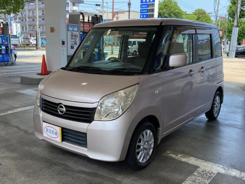 NISSAN ROOX