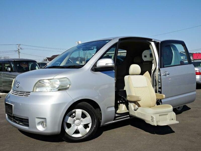 TOYOTA PORTE