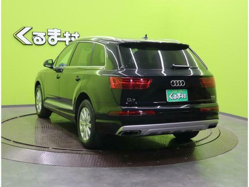 Q7