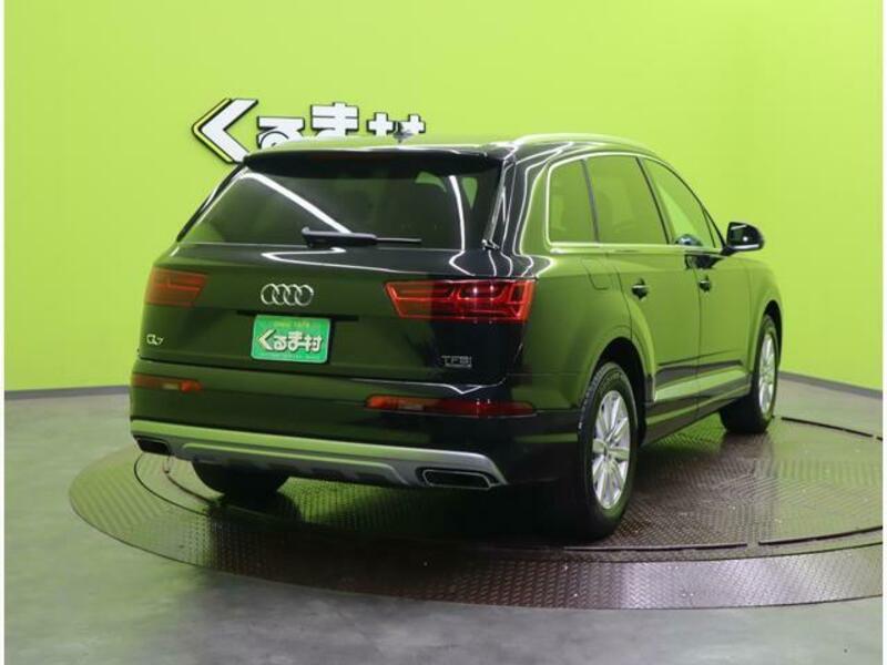 Q7