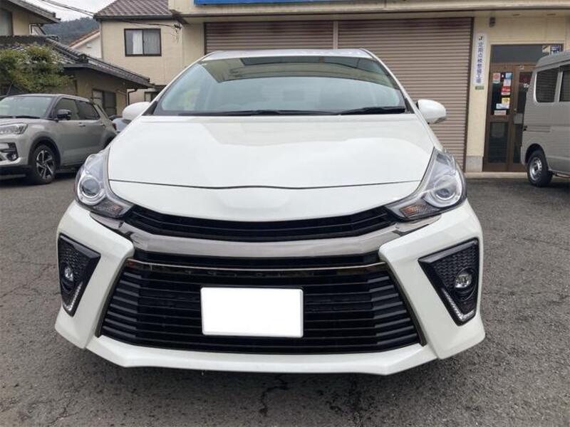 PRIUS ALPHA