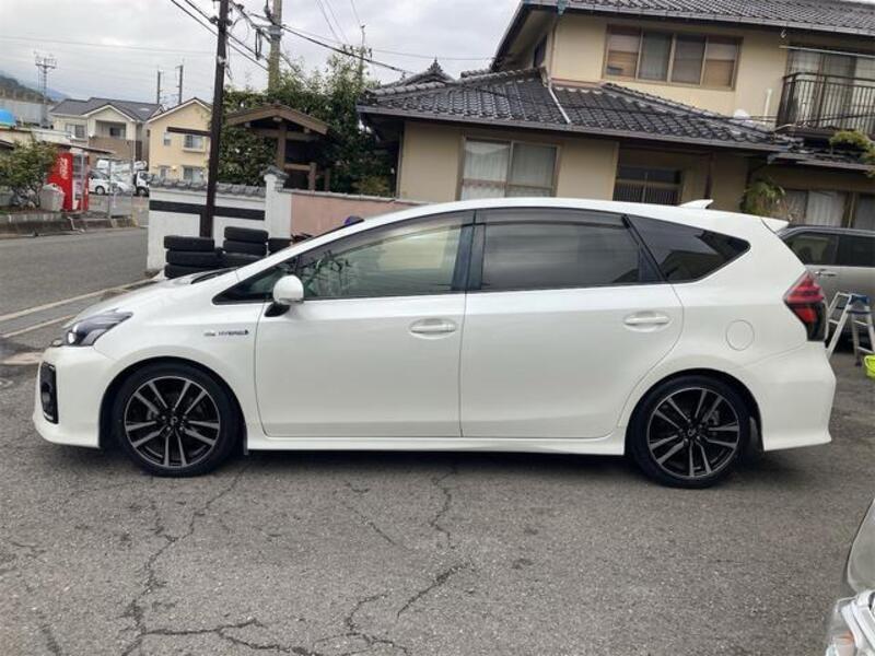 PRIUS ALPHA