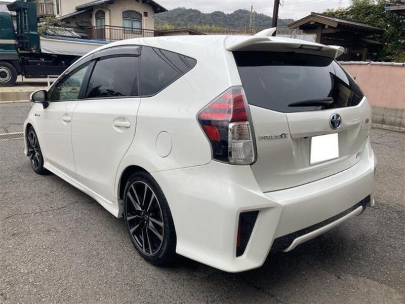 PRIUS ALPHA