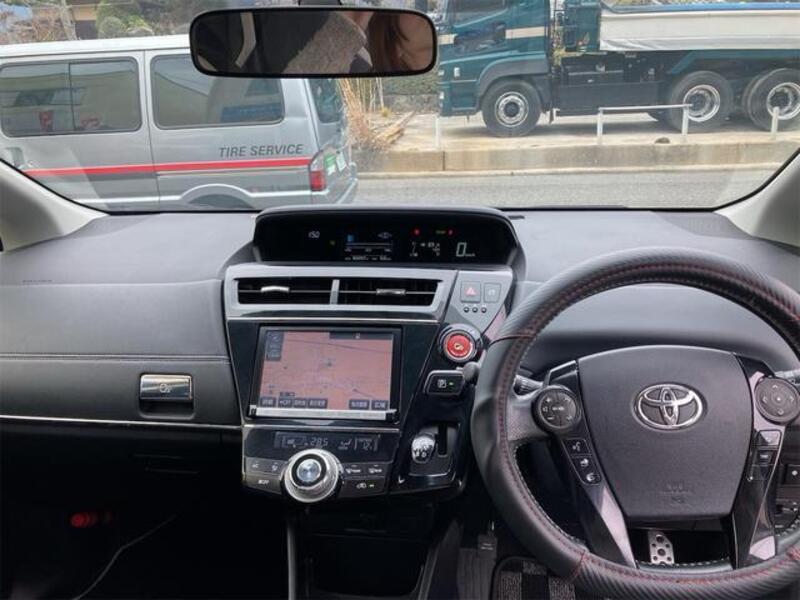 PRIUS ALPHA