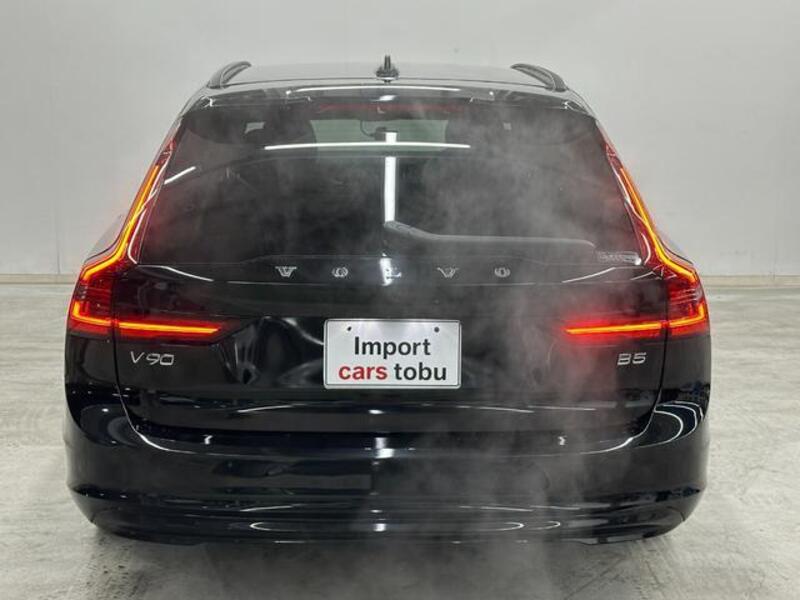 V90