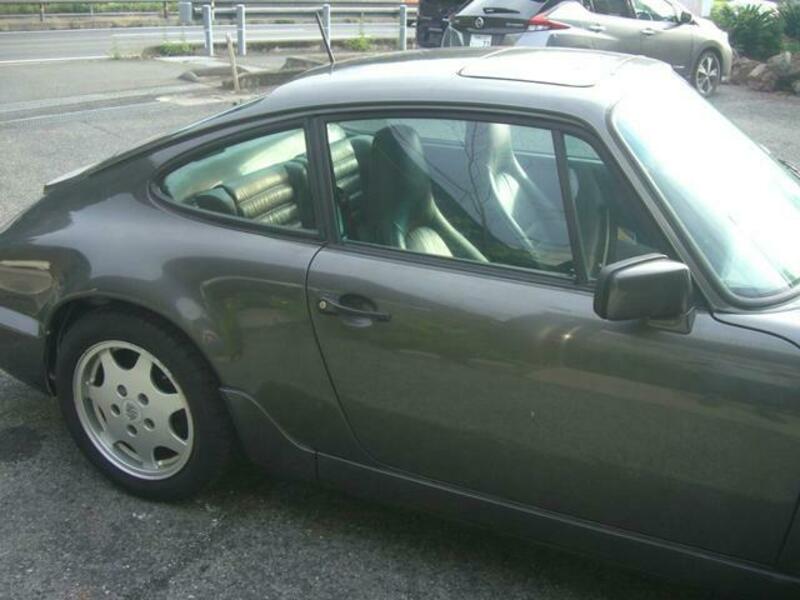 911
