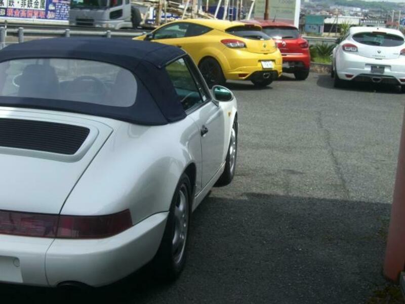 911