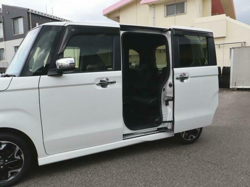 N BOX CUSTOM
