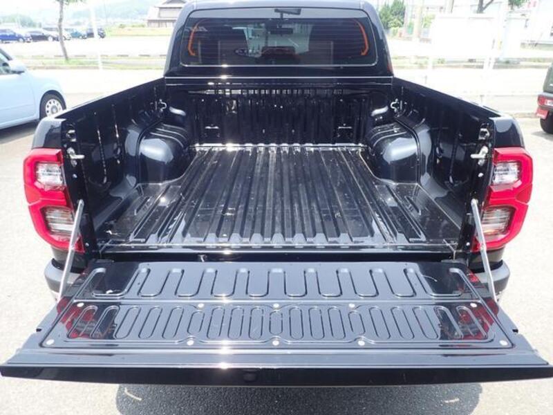 HILUX