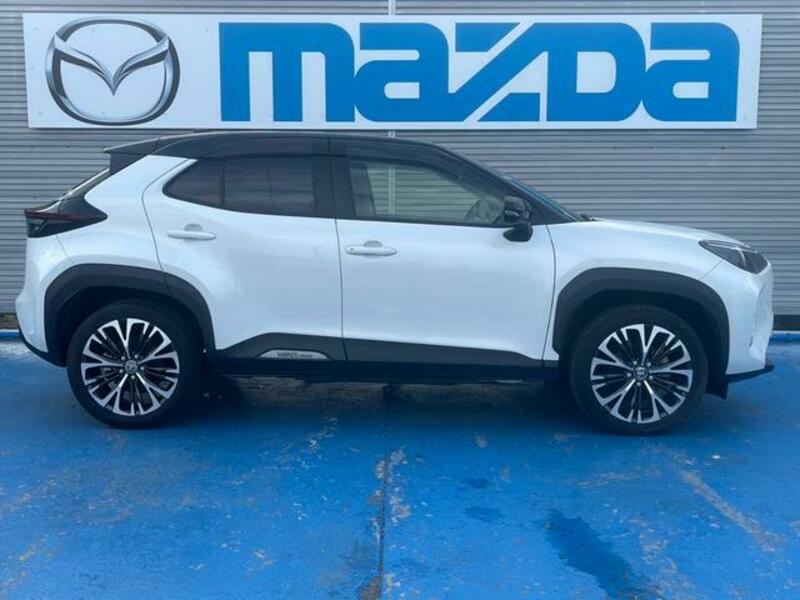 YARIS CROSS