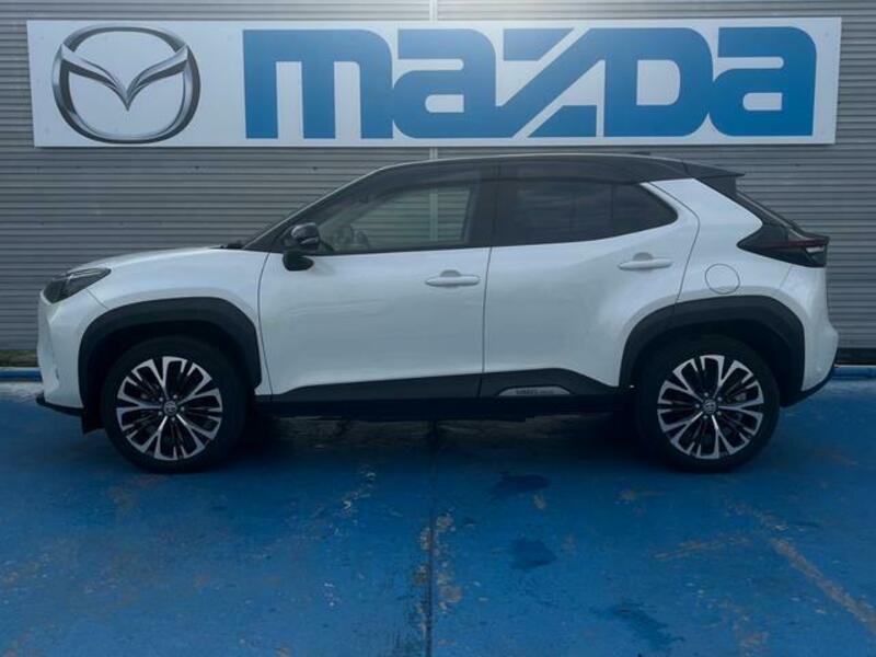 YARIS CROSS