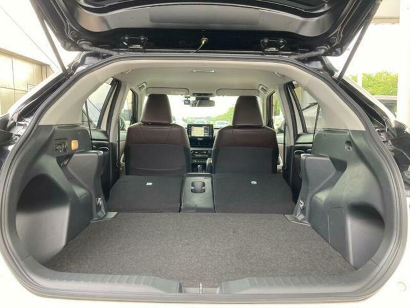 YARIS CROSS