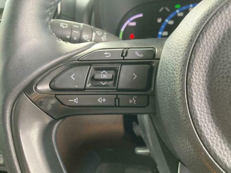 YARIS CROSS
