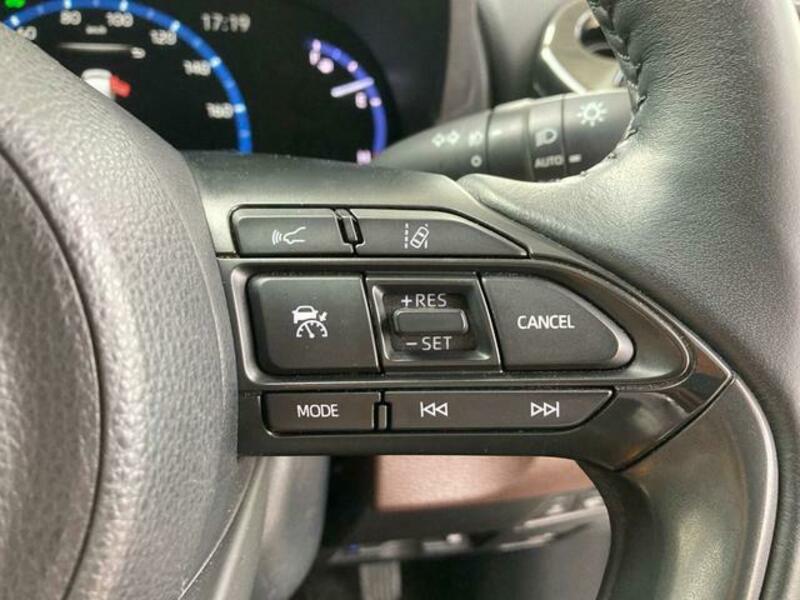 YARIS CROSS