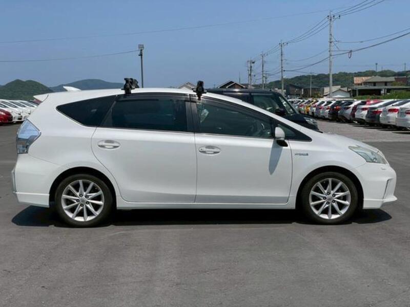 PRIUS ALPHA