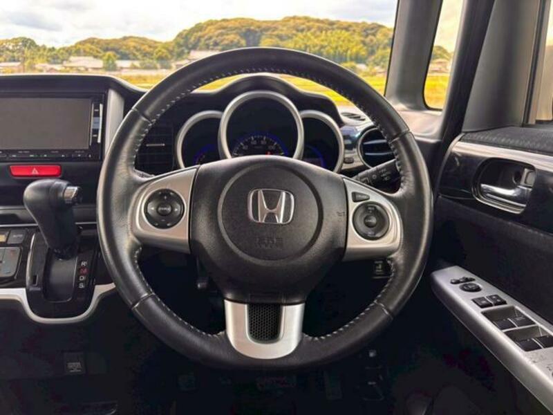 N BOX CUSTOM