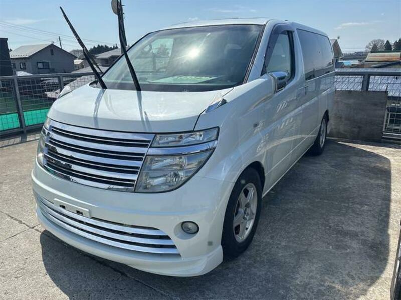 NISSAN ELGRAND