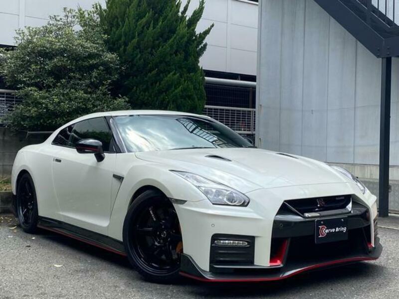 NISSAN GT-R