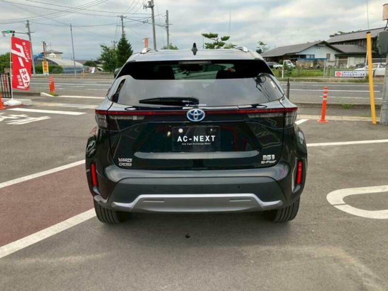 YARIS CROSS