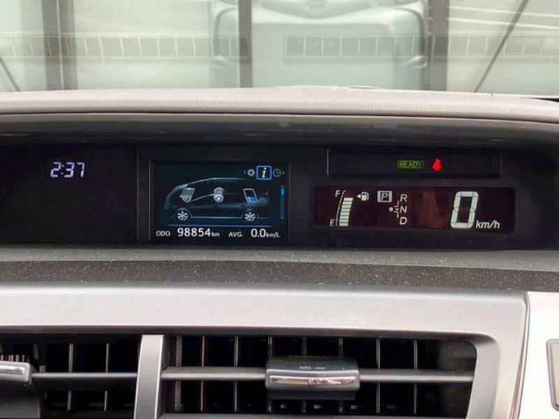 PRIUS ALPHA