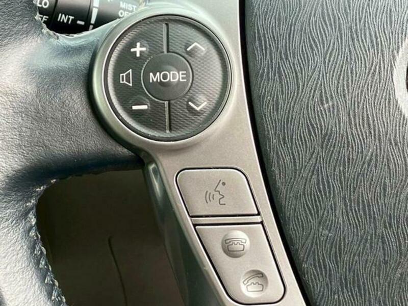 PRIUS ALPHA