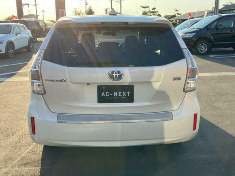 PRIUS ALPHA