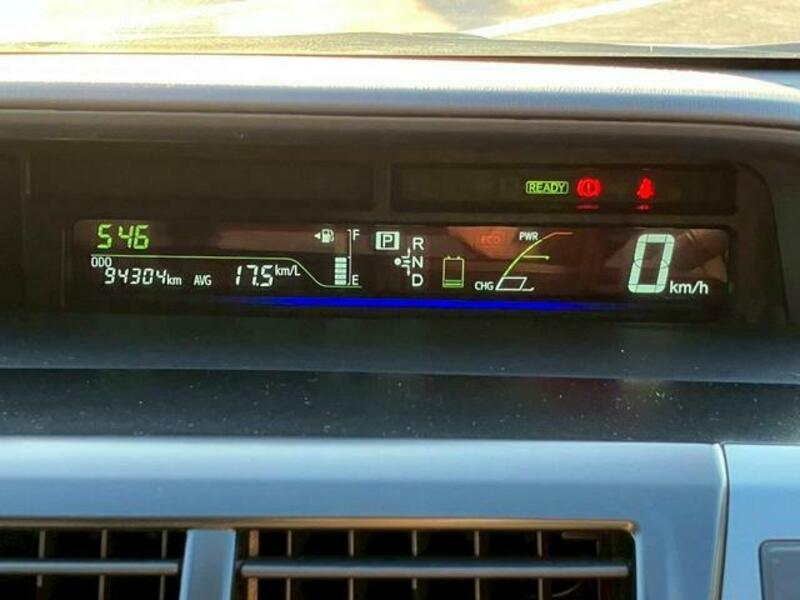 PRIUS ALPHA