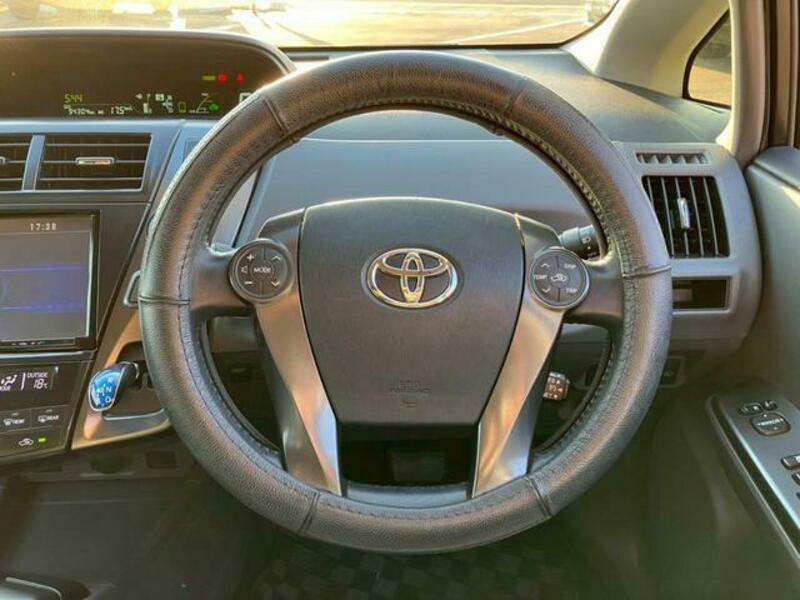 PRIUS ALPHA