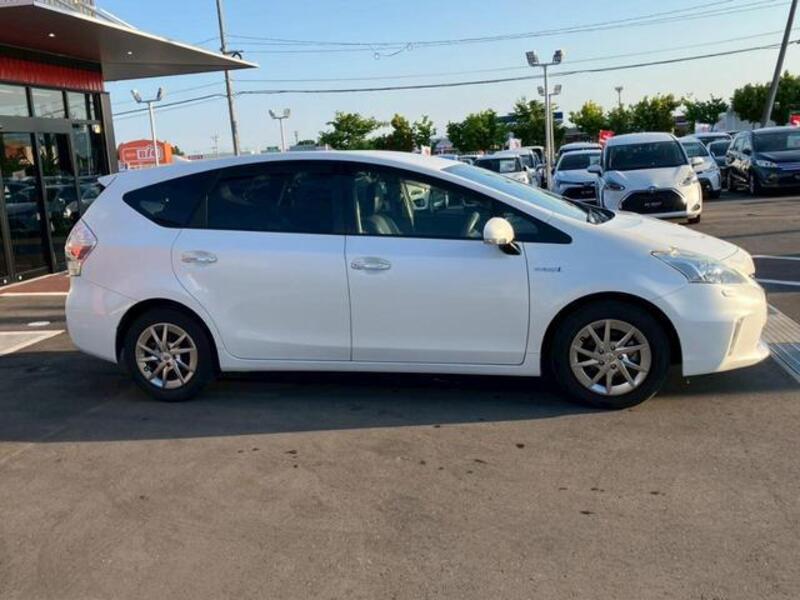 PRIUS ALPHA