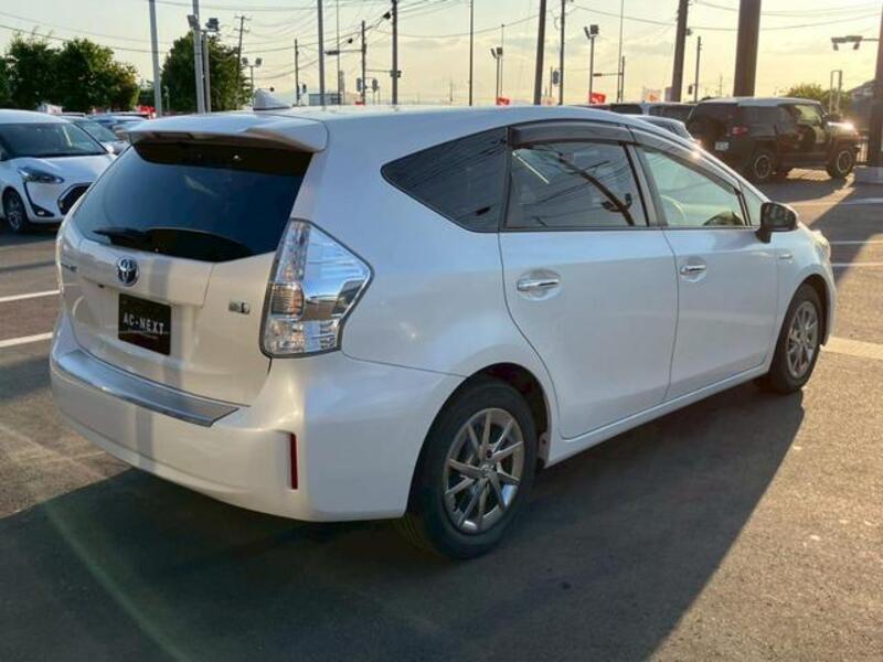 PRIUS ALPHA