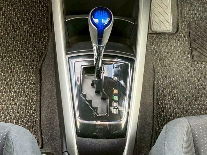 COROLLA FIELDER