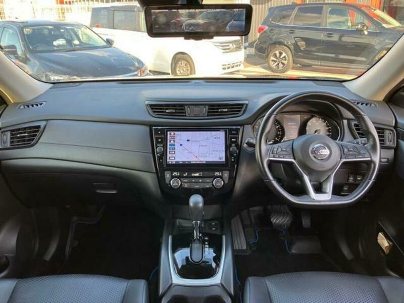 X-TRAIL