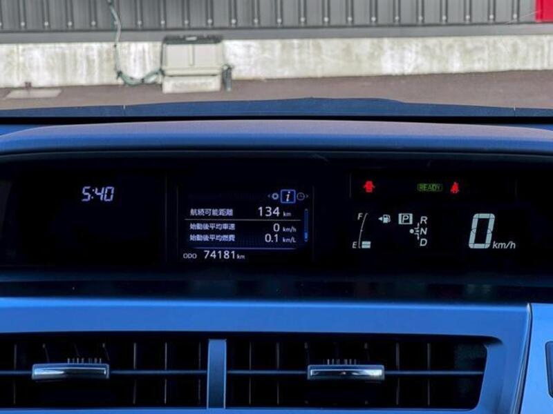 PRIUS ALPHA