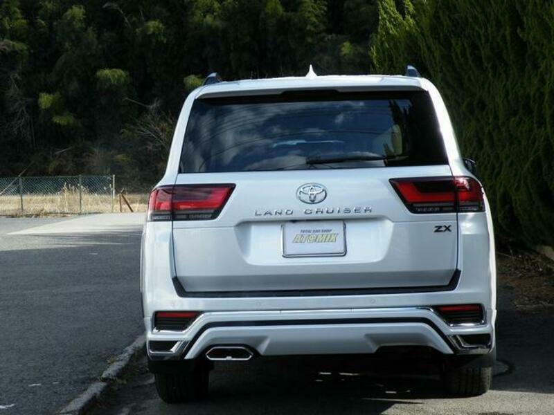 LAND CRUISER