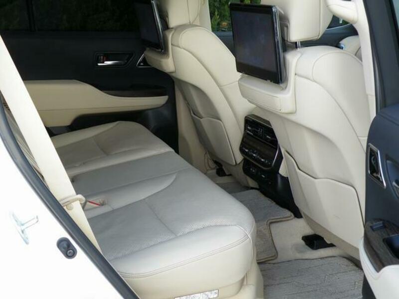 LAND CRUISER