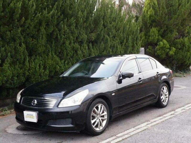 NISSAN SKYLINE