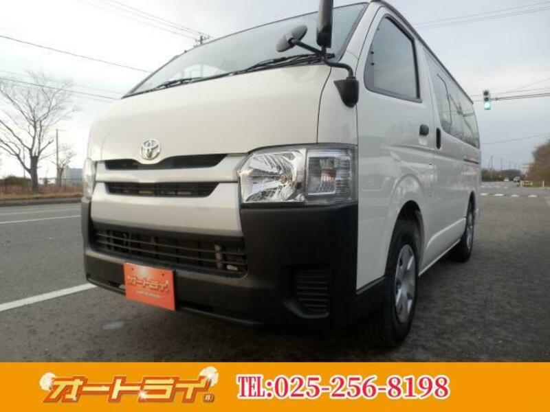 TOYOTA HIACE VAN