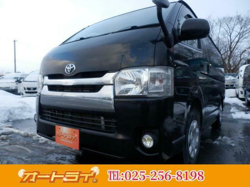 TOYOTA HIACE VAN
