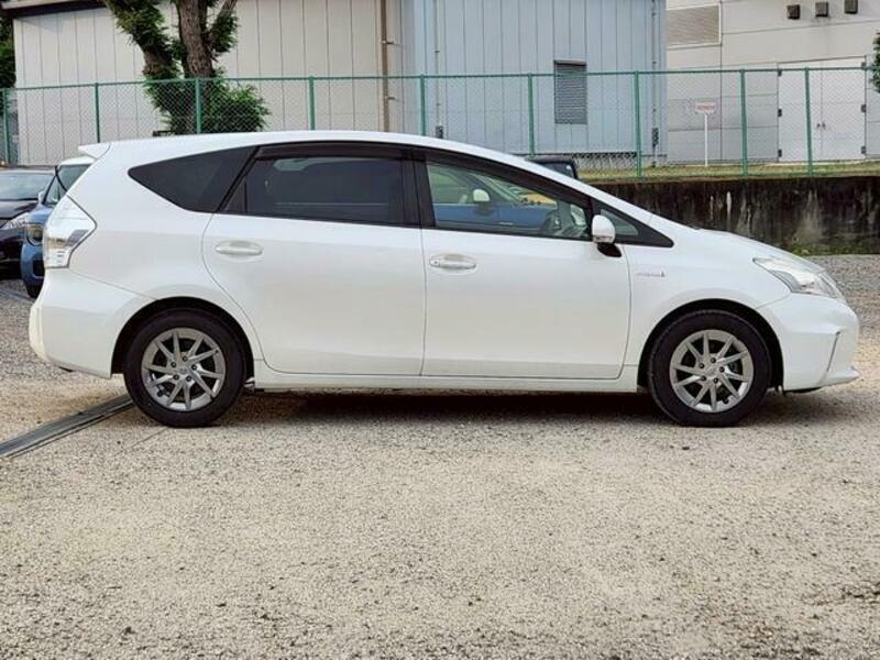 PRIUS ALPHA