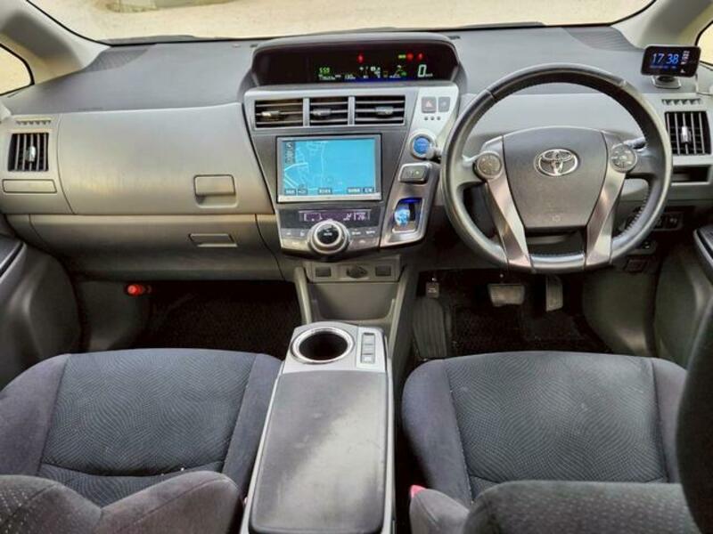 PRIUS ALPHA