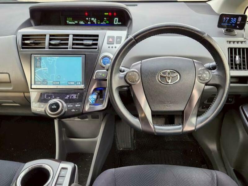 PRIUS ALPHA