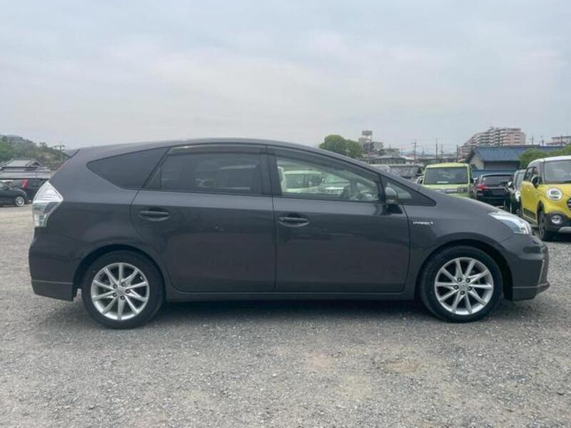 PRIUS ALPHA