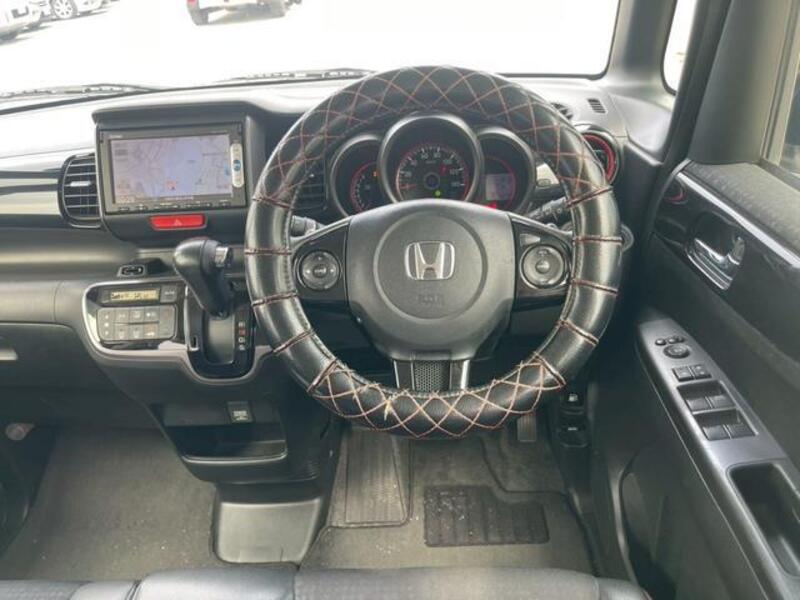 N BOX CUSTOM