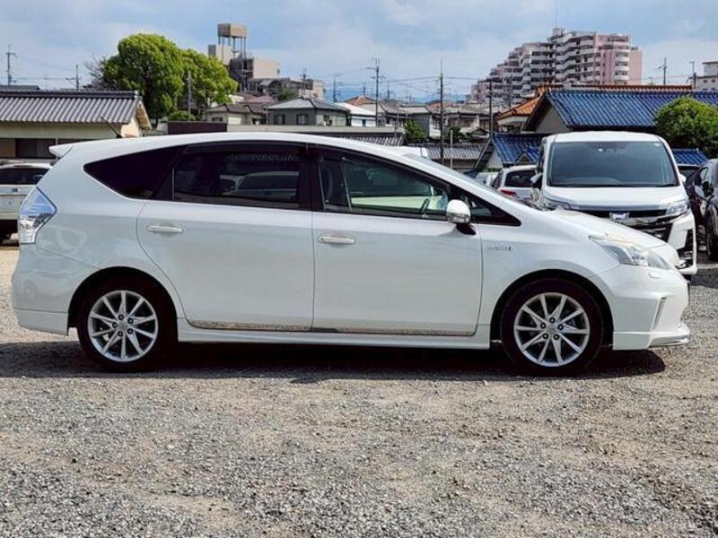 PRIUS ALPHA